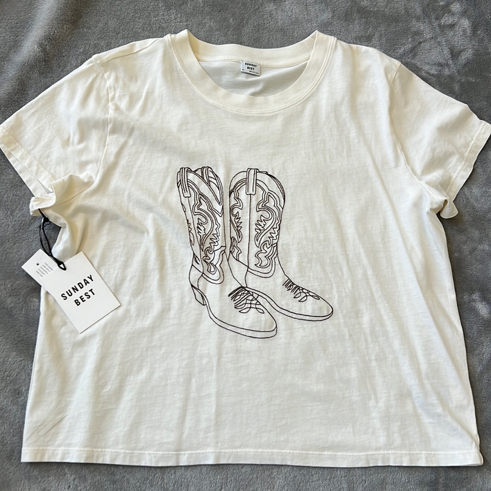 NWT Sunday Best Graphic T-shirt